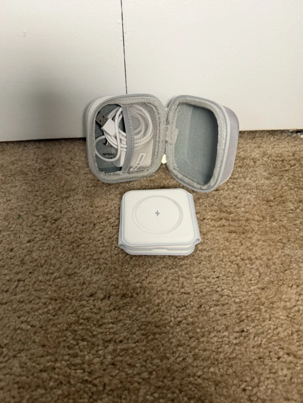 3-in-1 White Wireless Charging Pad with Travel Case